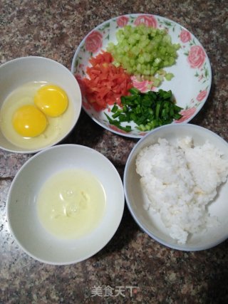 蔬菜蛋炒饭的做法步骤：2
