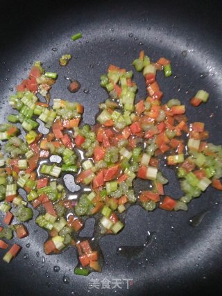 蔬菜蛋炒饭的做法步骤：4