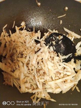 香菇肉末炒萝卜丝的做法步骤：4