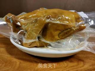 香辣骨香手撕鸡的做法步骤：1