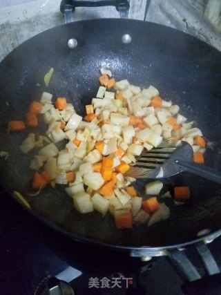 “萝卜”黄豆酱炒胡萝卜藕丁的做法步骤：4