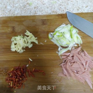 圆白菜炒粉条的做法步骤：2