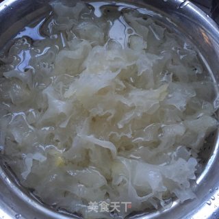 南瓜银耳糖水的做法步骤：2