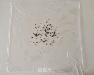 肉松饭团糯米包油条的做法步骤：1
