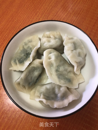 煎饺子的做法步骤：1
