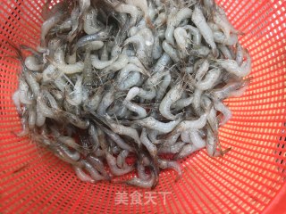 豆仔小河虾的做法步骤：2