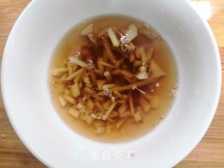 豆仔小河虾的做法步骤：4