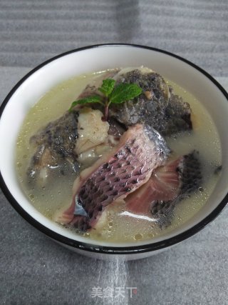 炖乌鱼汤的做法步骤：9