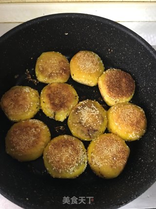 芝麻南瓜豆沙饼的做法步骤：9