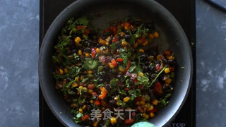 烧饼已经那么好吃了，还往里面加了蔬菜？苦荞时蔬饼的做法步骤：4