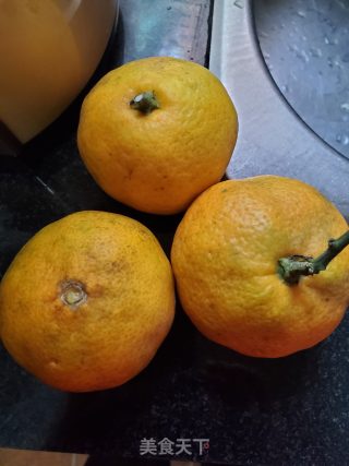 鲜榨柑橘汁的做法步骤：1