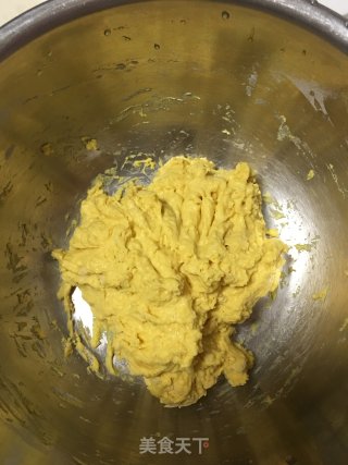 波兰种椰蓉南瓜餐包的做法步骤：3