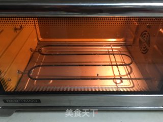 波兰种椰蓉南瓜餐包的做法步骤：14