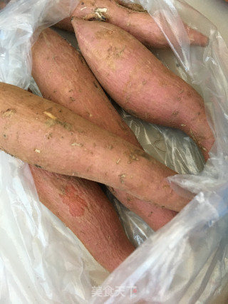 三色果干红薯卷的做法步骤：1