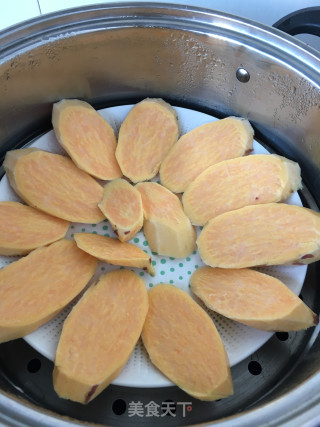 三色果干红薯卷的做法步骤：5