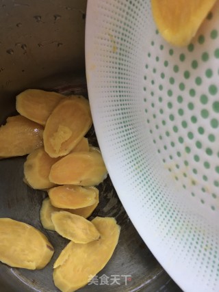 三色果干红薯卷的做法步骤：8