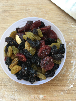 三色果干红薯卷的做法步骤：18