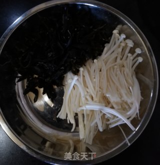 秋冬低脂暖胃酸辣汤 好喝不上胖的做法步骤：2