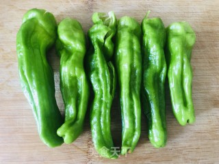 史上最好吃的虎皮青椒，超下饭，专治没胃口的做法步骤：1