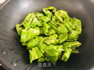 史上最好吃的虎皮青椒，超下饭，专治没胃口的做法步骤：5