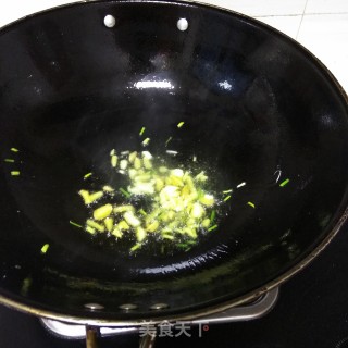 海鲜菇炒青菜的做法步骤：4