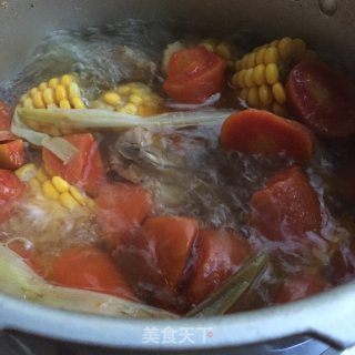 红萝卜排骨汤的做法步骤：5