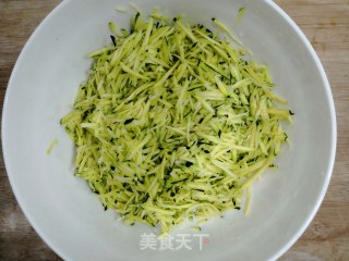南瓜丝油墩子的做法步骤：5