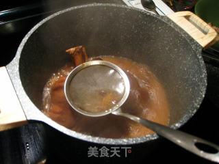 六香猪肘子的做法步骤：8