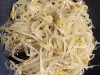 炝拌豆芽的做法步骤：5