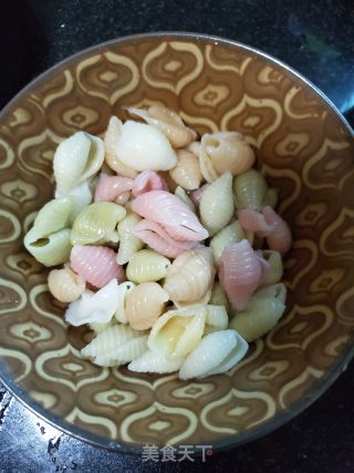 红烧鸡块汤汁烩贝壳面的做法步骤：3