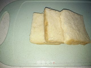 营养早餐：鸡蛋火腿土司杯的做法步骤：1