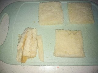 营养早餐：鸡蛋火腿土司杯的做法步骤：2