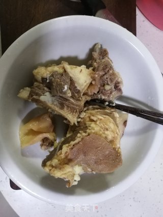 萝卜番茄牛腩汤的做法步骤：2