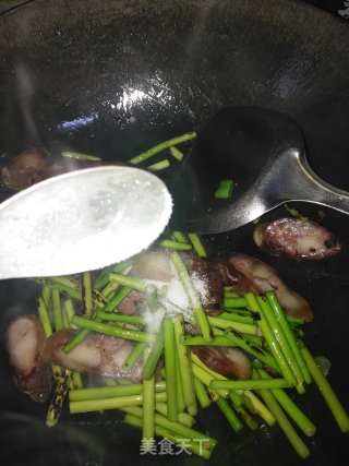 蒜苔炒香肠的做法步骤：7