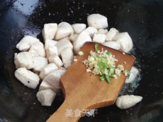 核桃鸡丁的做法步骤：8