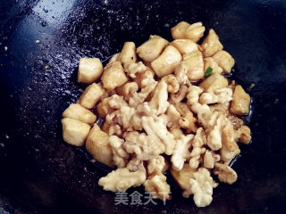 核桃鸡丁的做法步骤：11