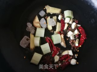 白萝卜炖鸡腿的做法步骤：7