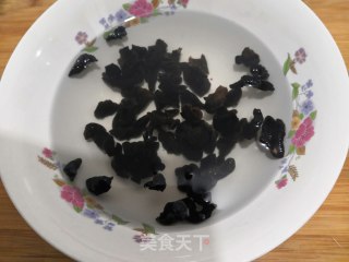 长豆木耳菌的做法步骤：1