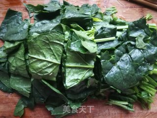 巜皇上吃什么》：海米拌菠菜的做法步骤：2