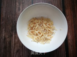 巜皇上吃什么》：海米拌菠菜的做法步骤：6