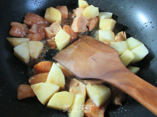 咖喱鸡胸肉土豆的做法步骤：7