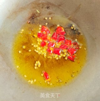 简单又下饭的爆炒花蛤肉的做法步骤：3