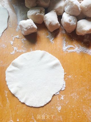 青椒鸡肉煎饺的做法步骤：5
