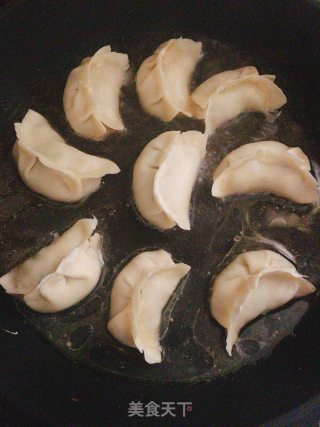 青椒鸡肉煎饺的做法步骤：7