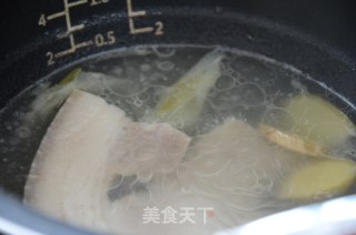 清汤肉丝面的做法步骤：2