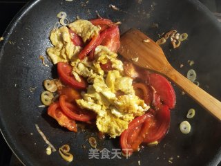 西红柿炒鸡蛋的做法步骤：6