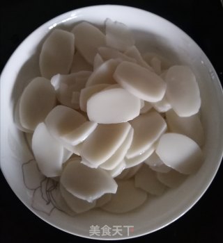 香辣软糯的炒年糕的做法步骤：1