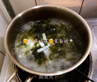 原创【仙草味道私房菜】之白玉萝卜紫菜汤的做法步骤：4