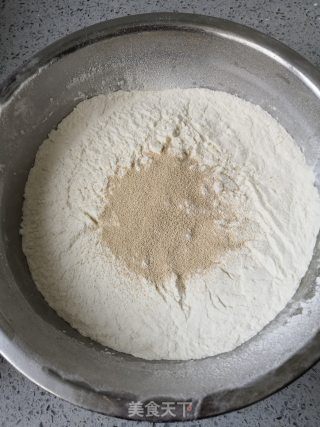 莲蓉包的做法步骤：1