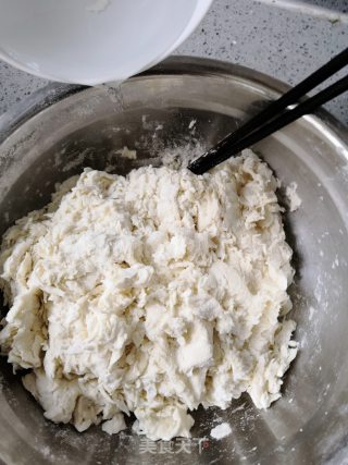 莲蓉包的做法步骤：2
